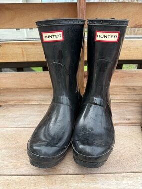 Hunter Black Short Gloss Rain Boots Size 7